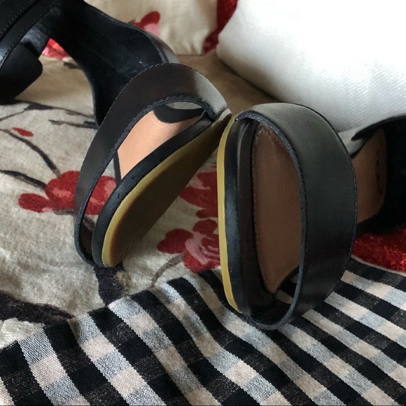 Uggs Sandals - Picture 7 of 13